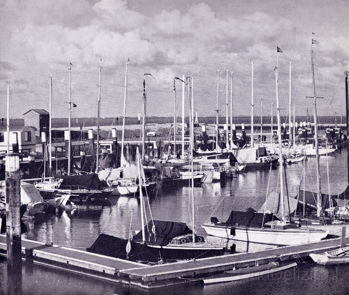 Oude jachthaven al zonder de PA Koerts.jpg